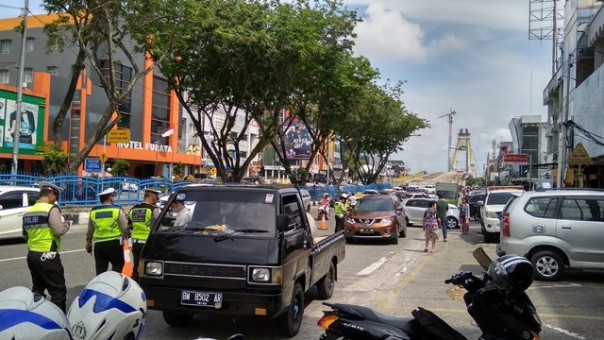Razia Operasi Zebra yang digelar Satlantas Polres Pekanbaru di Jalan Sudirman tepatnya di depan Pasar Buah. Foto: riandi 