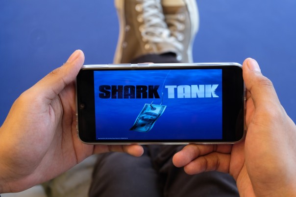 Aplikasi MAXstream Shark Tank