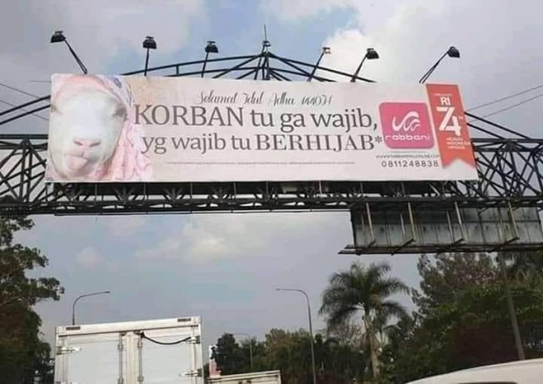 Iklan Rabbani di baliho bando jalan Gerbang Tol (GT) exit Pasteur di Bandung yang sempat viral. (istimewa)
