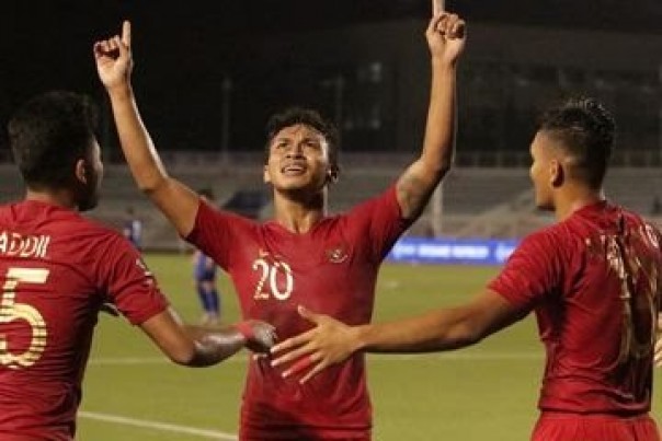 Pemain timnas u-22 Indonesia, Osvaldo Haay, merayakan gol 
