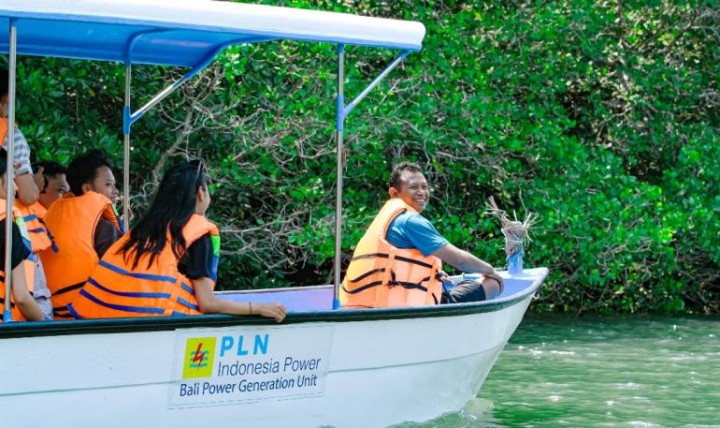 Berkat Bimbingan PLN IP  Budidaya Mangrove Kerek Roda Ekonomi Masyarakat Bali