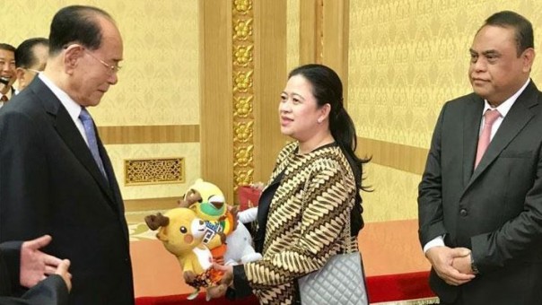Kepala Negara Korut, Kim Yong Nam (kiri) menerima kunjungan Menteri Puan Maharani (tengah) didampingi Wakapolri Komjen Syafrudin