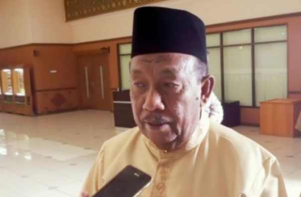 Gubernur Riau Wan Thamrin Hasyim 