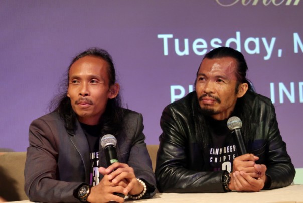 Aktor Yayan Ruhian dan Cecep Arif Rahman menjawab pertanyaan pada konferensi pers pada film 'John Wick: Bab 3 - Parabellum' di mal Plaza Indonesia