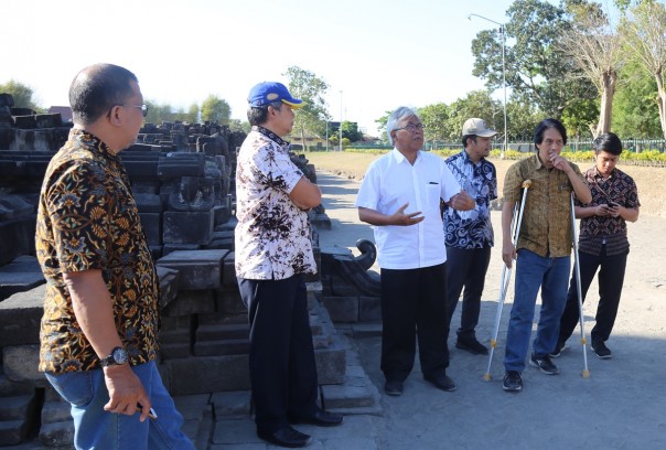 Kementerian PUPR meninjau Candi Borobudur