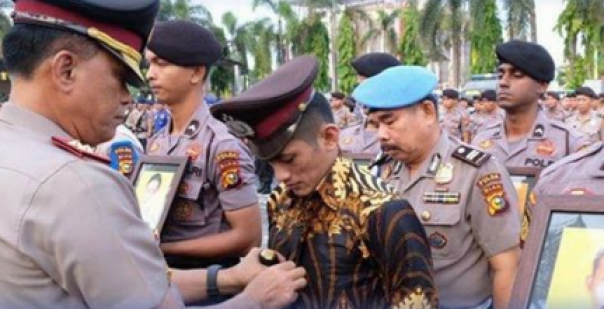 Kapolda Riau Irjen Pol Widodo Eko Prihastopo dalam acara PTDH. /istimewa