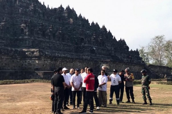 Presiden Joko Widodo tinjau Candi Borobudur