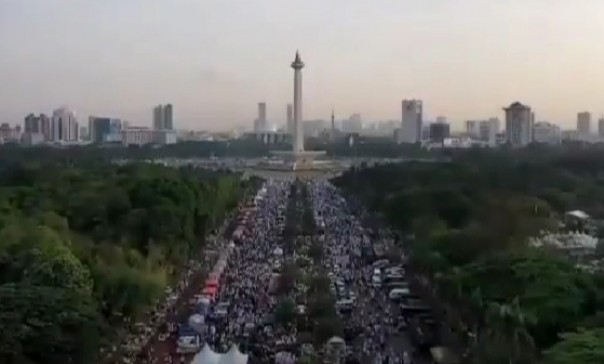 Reuni 212 di Monumen Nasional Jakarta.