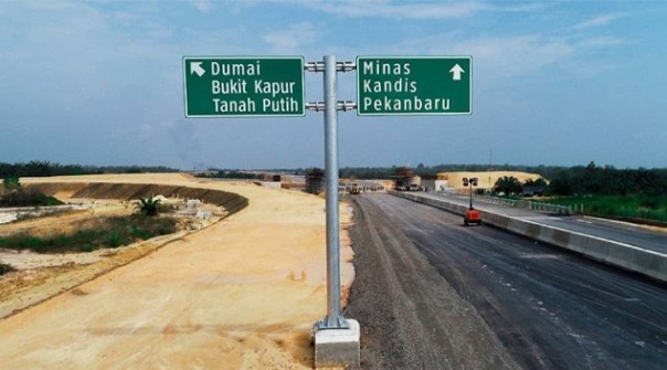 Proyek pembangunan jalan tol Pekanbaru-Dumai dibuat enam perlintasan untuk gajah. 