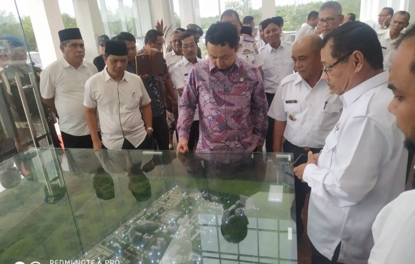 Anggota Komisi V DPR RI, H Syahrul Aidi Mazaat LC MA melakukan kunjungan kerja di Kabupaten Pelalawan, Provinsi Riau pada Rabu (8/1/2020), dan langsung diterima oleh Bupati Pelalawan, HM Harris, pada Rabu (8/1/2020). /Ist.