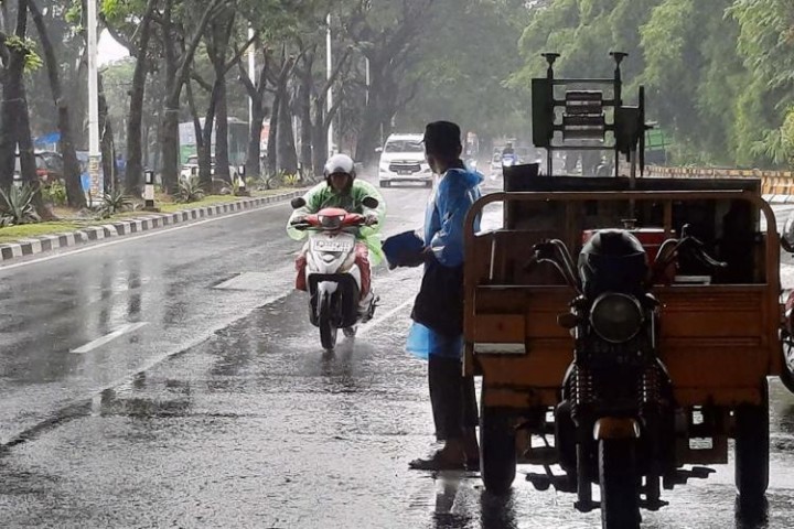 Info BMKG Tentang Cuaca Depok Hari Ini Per Jam Kamis 25 April 2024  Full Hujan
