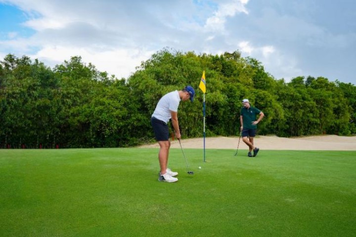 Hidden Gem Batam  Olahraga Di Golf Island Sambil Berwisata Ke Singapura