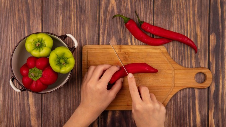 5 Tips Mudah Hilangkan Rasa Panas di Tangan Akibat Cabai