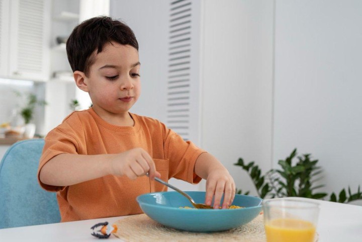 7 Cara Membiasakan Anak Sarapan Sehat Setiap Hari agar Lebih Berenergi