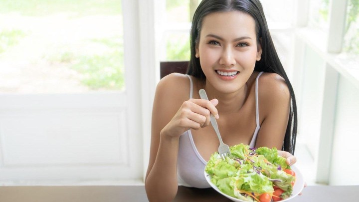 Bantu Kulit Tetap Lembap dan Sehat dengan Konsumsi 9 Makanan Ini Bantu Kulit Tetap Lembap dan Sehat dengan Konsumsi 9 Makanan Ini