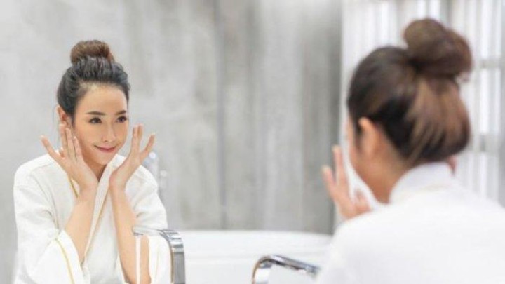 Dok, Seberapa Sering Pemilik Kulit Berminyak Harus Membersihkan Wajah? Dok, Seberapa Sering Pemilik Kulit Berminyak Harus Membersihkan Wajah?