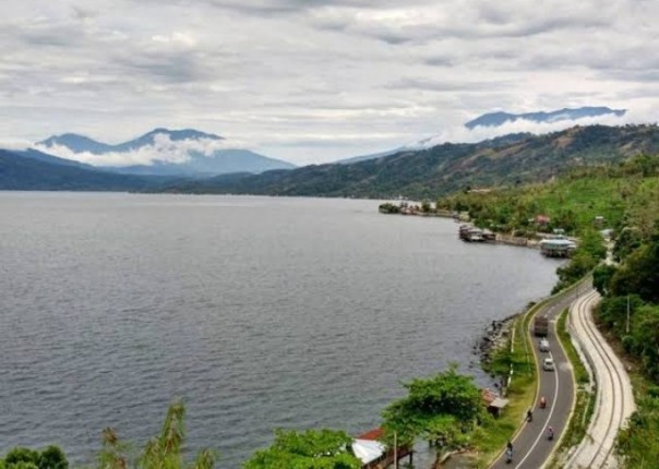 Danau Singkarak di provinsi Sumatera Barat.