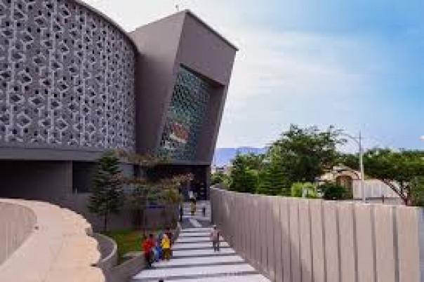 Museum Tsunami Aceh  