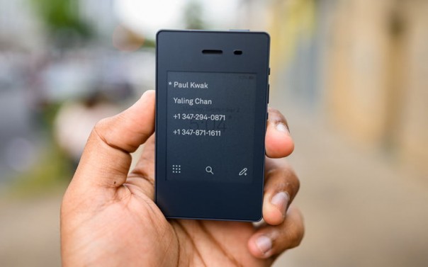 Light Phone 2. Bayaran Mahal until mengalihkan perhatianmu dari smartphone