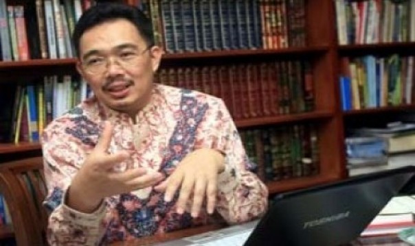 Ahli ekonomi Islam, Syafii Antonio. 