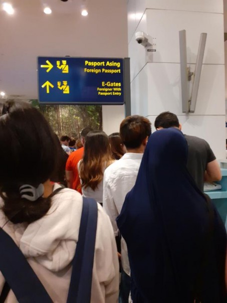 Suasana cek passpor di Bandara Internasional Kuala Lumpur, Malaysia, beberapa waktu lalu. 