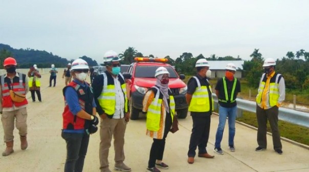 Komisi IV DPRD Sumbar tinjau pengerjaan jalan tol Padang - Pekanbaru beberapa waktu lalu. /Ist