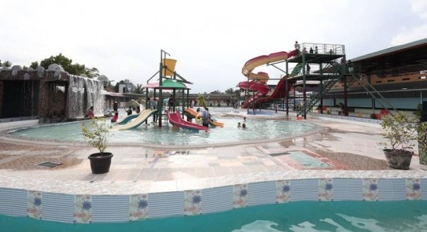 Keseruan Akhir Pekan di Refana Waterpark di Kecamatan Rumbai Timur