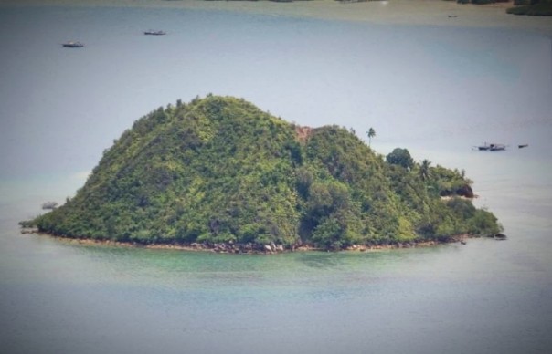 Asal Mula Nama Pulau Setan di Kawasan Mandeh Yang Menjadi Destinasi Wisata Asal Mula Nama Pulau Setan di Kawasan Mandeh Yang Menjadi Destinasi Wisata