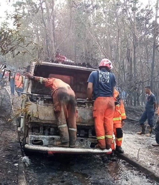 Saat Padamkan Kebakaran Hutan Lindung, Mobil Damkar Ikut Terbakar di Tanjungpinang Kepri/suryakepri