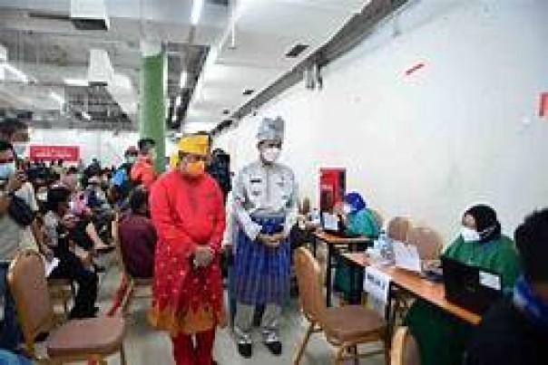 Benang Kusut Rendahnya Pencapaian Vaksinasi Covid di Riau
