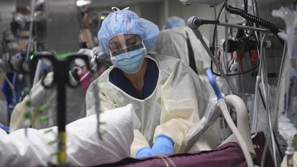 Lonjakan Infeksi Varian Omicron Karena Enggan Divaksinasi Bebani RS, Dokter: Banyak Kematian yang Tidak Perlu
