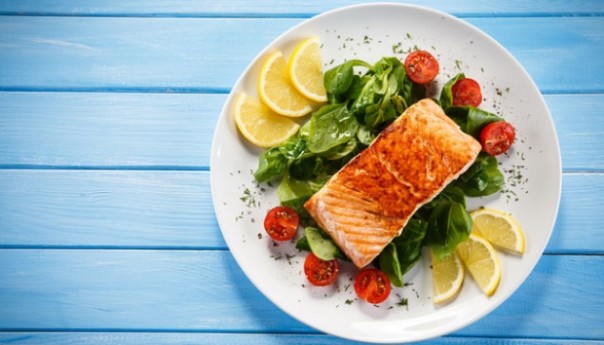 4 Manfaat Mengkonsumsi Ikan Salmon