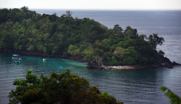 16 Pantai Terbaik di Indonesia dari Aceh hingga Papua