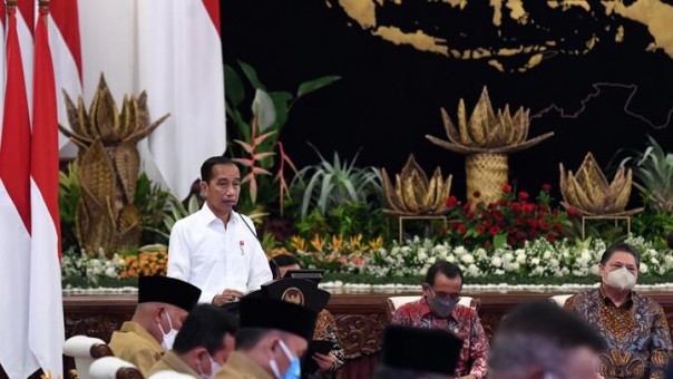 Jokowi dan Rombongan Berangkat ke Maluku Untuk Salurkan Bantuan Sosial