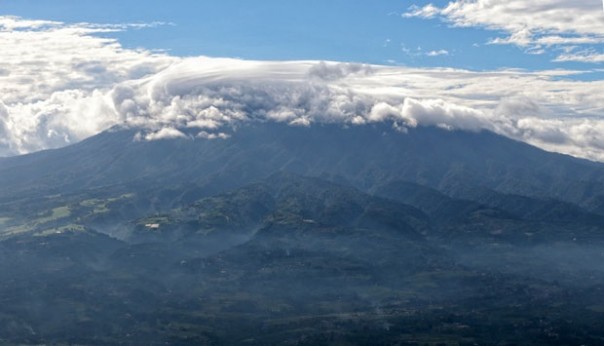 5 Gunung Dekat Jakarta Sebagai Tujuan Hiking