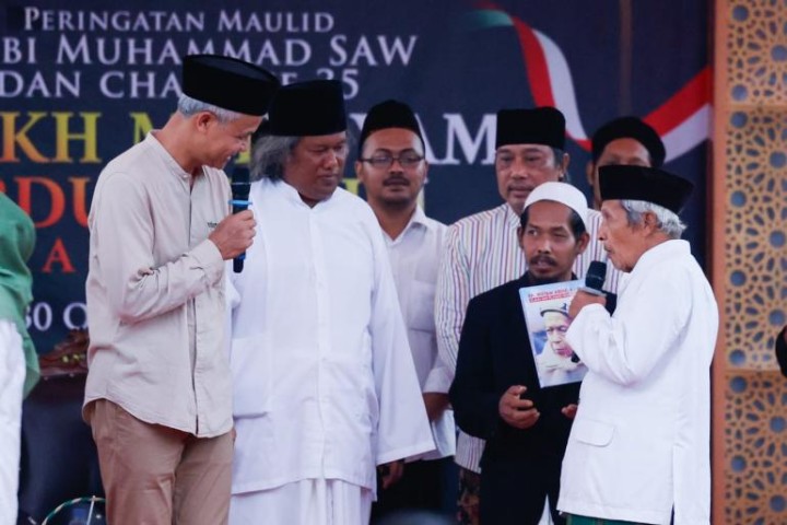 Gus Muwafiq  Ganjar Cucu Mantu Mbah Hisyam  Pasti Berjuang Untuk Rakyat