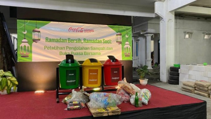 Ramadan Bersih  Ramadan Suci CCEP Indonesia Gandeng 15 Pesantren  Gelar Workshop Pengelolaan Sampah
