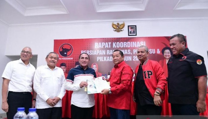 Tak Ada Foto Jokowi Di Ruang Rapat Banteng Medan Minta Maaf