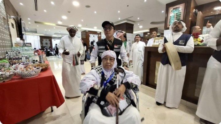 Lantunan Salawat Badar Sambut Kedatangan Jemaah Haji di Madinah