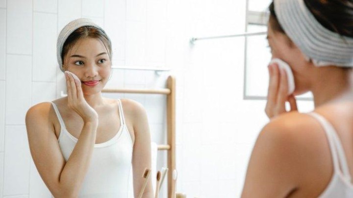 Dokter, Apa Penyebab Kulit Berminyak, Kondisi Kulit atau Gaya Hidup yang Lebih Berpengaruh?
