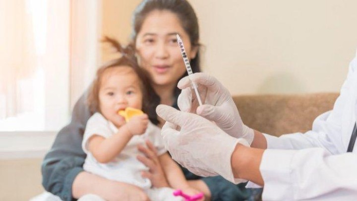 8 Mitos Tentang Imunisasi Pada Bayi yang Perlu Diluruskan, Cek Faktanya